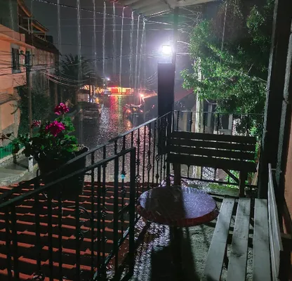 Vista de Huasca en noche lluviosa desde Balcón